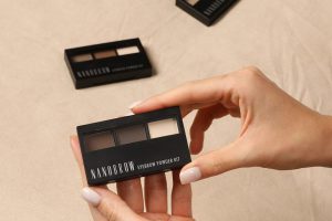 How do I style my eyebrows? A unique palette – Nanobrow Eyebrow Powder Kit